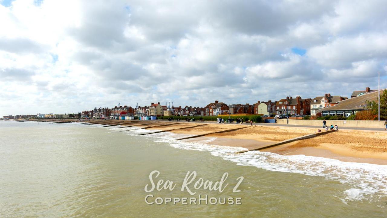 Beautiful Apartments On The Sea Front - Sea Road 2 Felixstowe Exterior photo